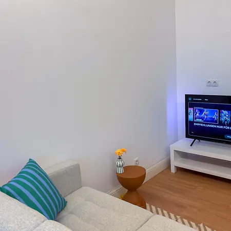 Glueck Zentral In Apartament